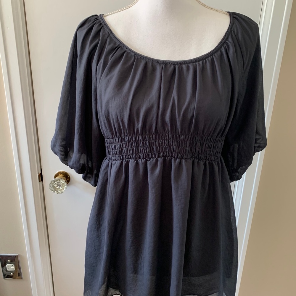 Short sleeve Gray top - Odille -size 6